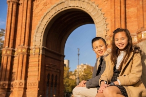 バルセロナ：凱旋門でのプライベート写真撮影