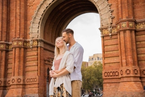 バルセロナ：凱旋門でのプライベート写真撮影