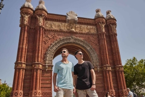バルセロナ：凱旋門でのプライベート写真撮影