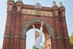バルセロナ：凱旋門でのプライベート写真撮影