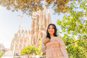Barcelona: Familia Sagrada Familia -kirkossa.