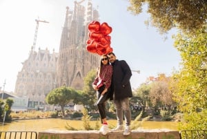 Barcelona: Familia Sagrada Familia -kirkossa.