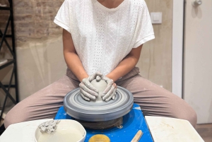 Barcelona: Pottery and Wine Experience