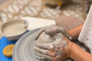 Barcelona: Pottery and Wine Experience