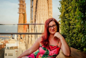 Barcelona: Private Rooftop Photoshoot with Sagrada Familia