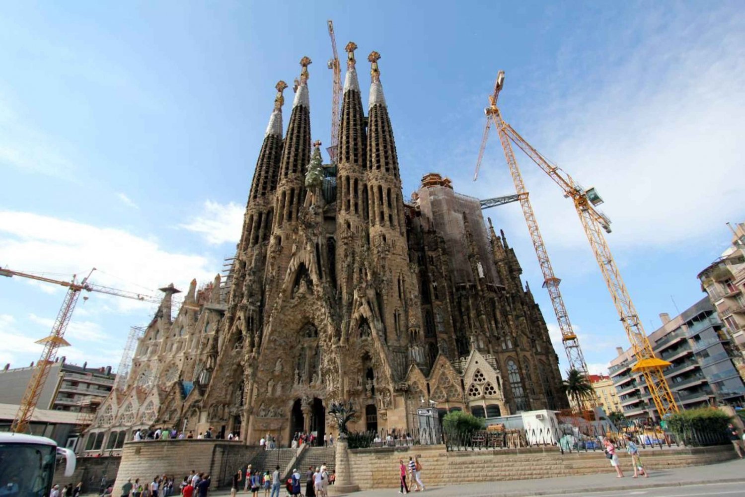Barcelona: Private Sagrada Familia and Park Guell Tour
