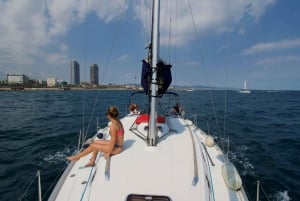 Barcellona: Crociera privata in barca a vela