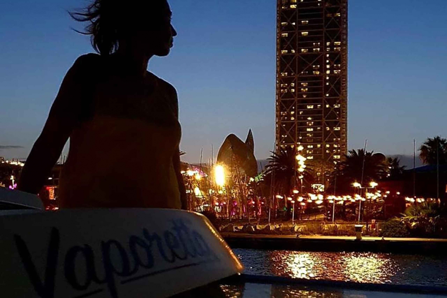Barcelona: Yksityinen purjehduskokemus, retket kestävät 2h.