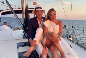 Barcelona: excursión privada en velero con bebidas y aperitivos (máximo 9 personas)