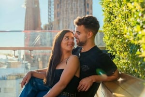 Barcelona: Professional Photoshoot Outside Sagrada Familia