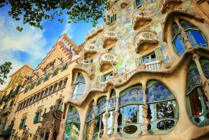 バルセロナ：ランブラス通り、旧市街、ガウディの住宅 ウォーキングツアー