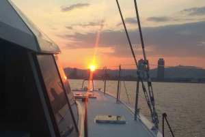 Sunset sail Barcelona and workshop gintonic or wine tasting