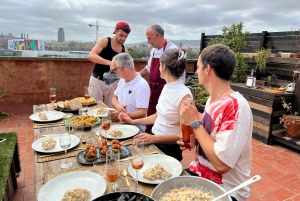 Barcelone : Cours de tapas et de sangria sur le toit avec un chef