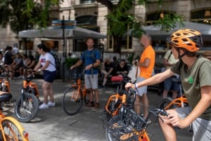 Barcelona: Stadens höjdpunkter Cykel-, elcykel- eller elscootertur