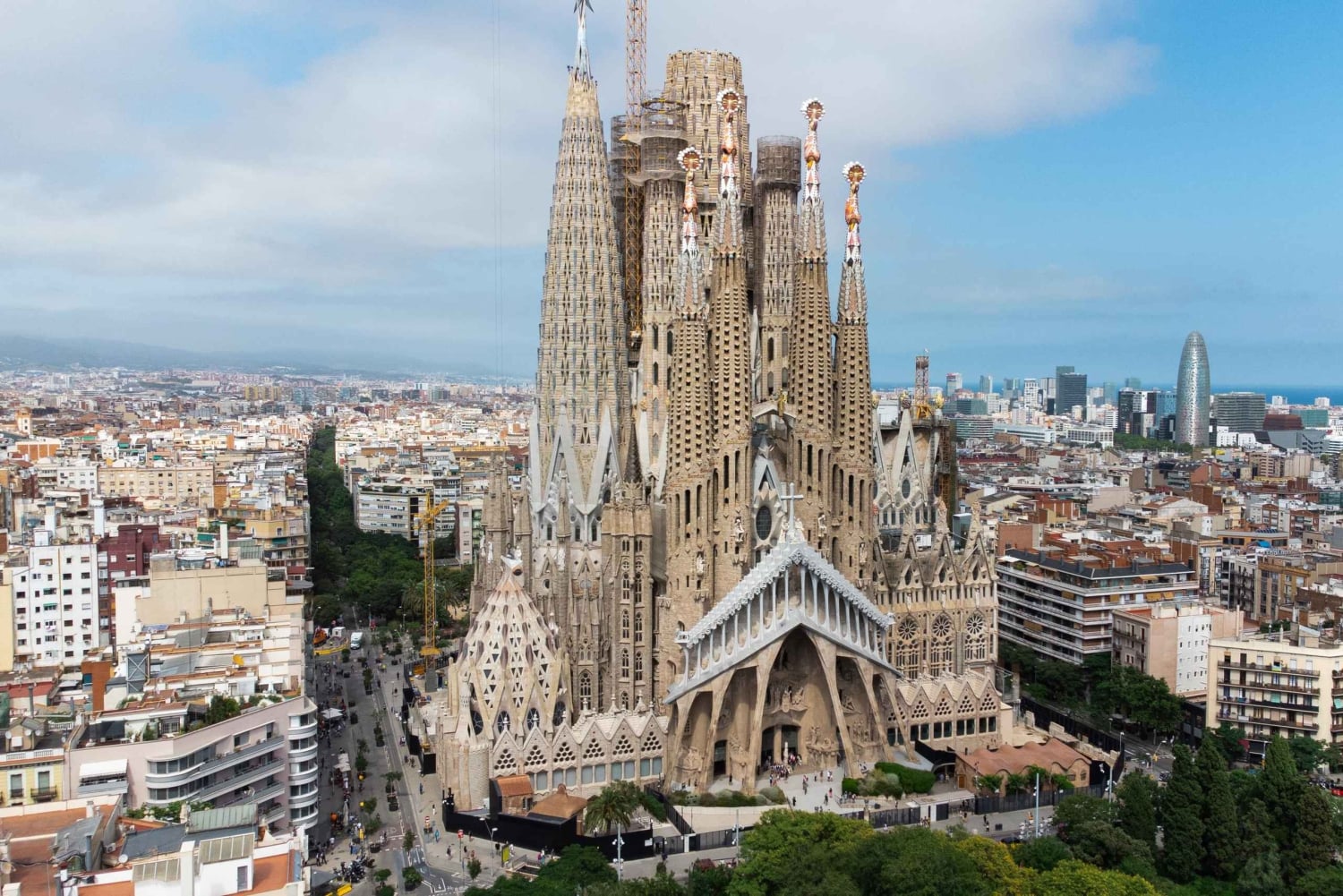 Barcelone : Visite guidée combinée de la Sagrada Família et du parc Güell