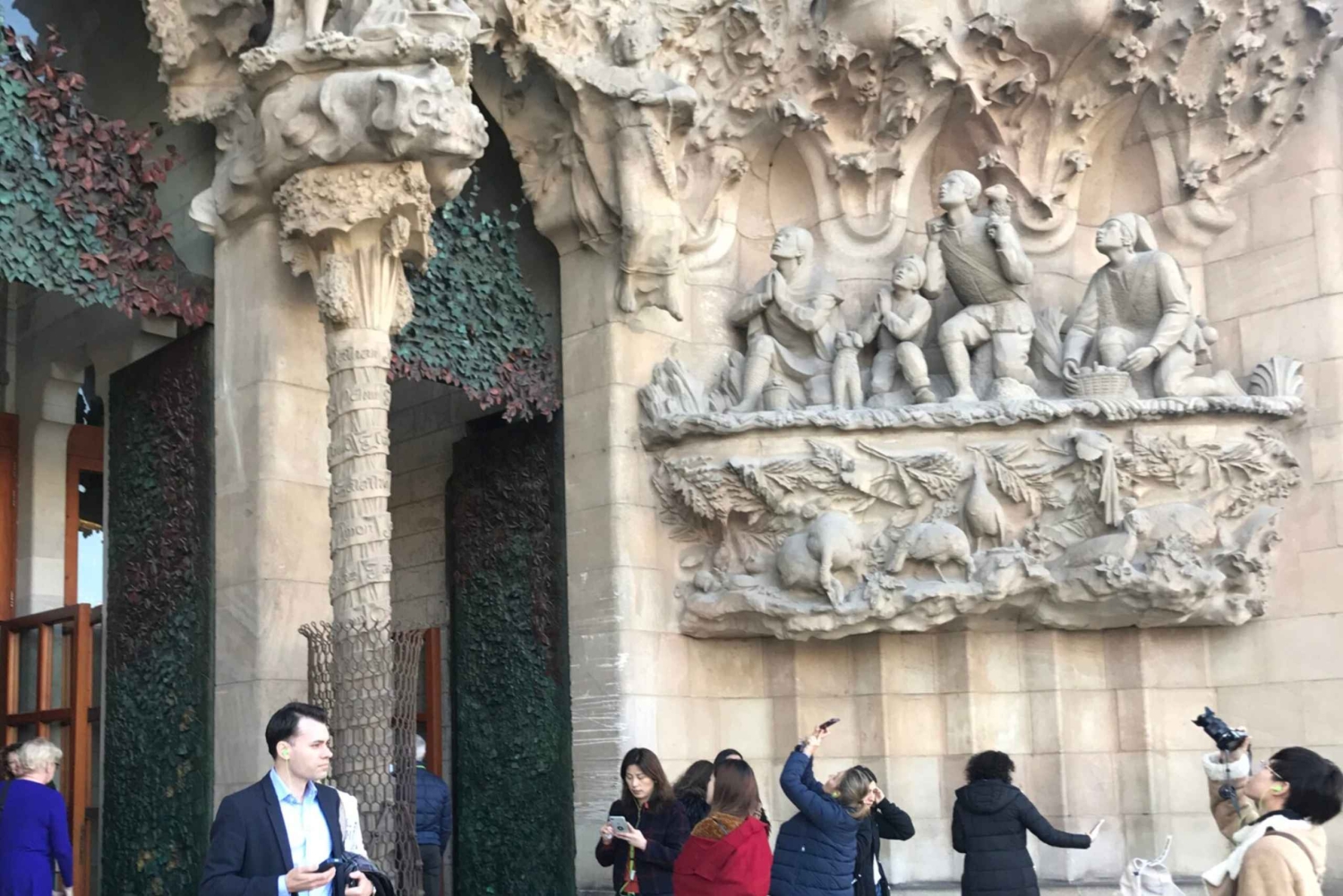 Barcelona: tour por los puntos destacados de la Sagrada Familia y el parque Güell