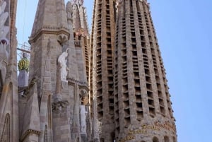 Barcelona: Sagrada Familia and Park Güell Tour