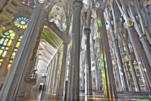 Barcelona: Sagrada Familia and Park Güell with Hotel Pickup