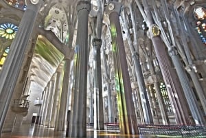 Barcelona: Sagrada Familia and Park Güell with Hotel Pickup