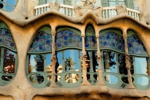 Barcelona: Sagrada Familia and Park Güell with Hotel Pickup