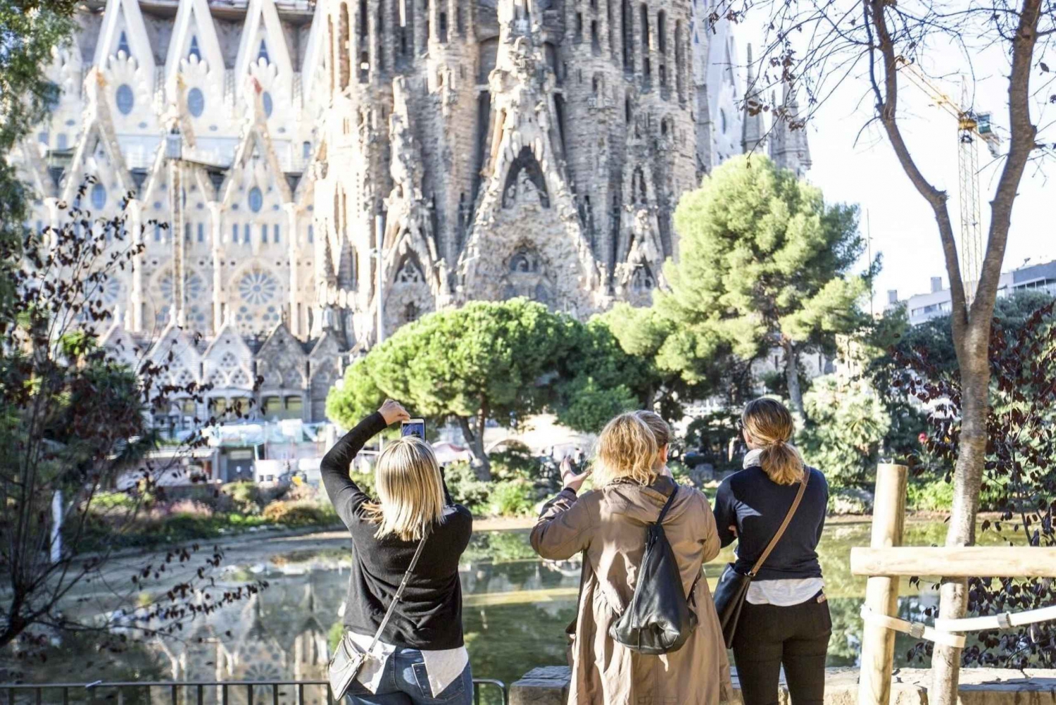 Barcelona: Sagrada Familia & Casa Batlló Guided Tour