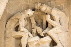 Barcelona: Sagrada Familia & Casa Batlló Guided Tour
