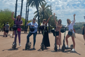 Barcelona: Passeio de bicicleta ou scooter elétrico pela Sagrada Família