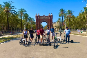 Barcelona: Passeio de bicicleta ou scooter elétrico pela Sagrada Família