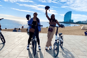 Barcelona: Passeio de bicicleta ou scooter elétrico pela Sagrada Família