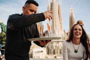 Barcelona: Wieczorna wycieczka do Sagrada Familia z kawą