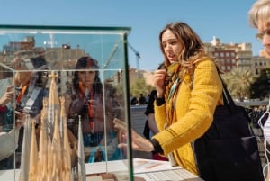 Barcelona: Sagrada Familia aftentur med cava