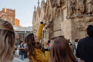 Barcelona: Sagrada Familia Abendtour mit Cava