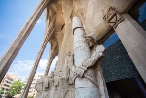 Barcelona: Sagrada Familia: szybka wycieczka z przewodnikiem