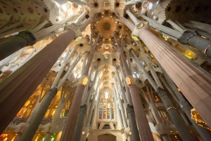 Barcelona - Sagrada Familia Sagrada Familia Fast Track Guidad tur