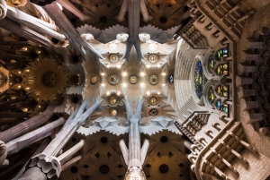 Barcelona - Sagrada Familia Sagrada Familia Fast Track Guidad tur