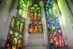 Barcelona - Sagrada Familia Sagrada Familia Fast Track Guidad tur