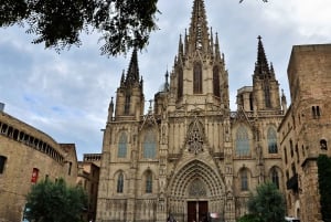 Visite d'une demi-journée de Barcelone et de la Sagrada Familia avec prise en charge à l'hôtel