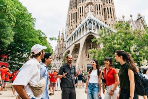 Barcelona: Omvisning i Sagrada Familia, modernismen og gamlebyen