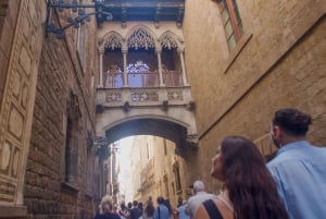 Barcelona: Omvisning i Sagrada Familia, modernismen og gamlebyen