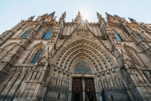 Barcelona: Omvisning i Sagrada Familia, modernismen og gamlebyen