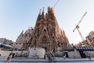 Barcelona: Sagrada Familia lub wycieczka rowerowa lub e-rowerem po mieście