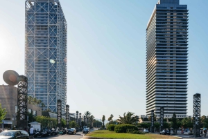 Barcelona: Sagrada Familia lub wycieczka rowerowa lub e-rowerem po mieście