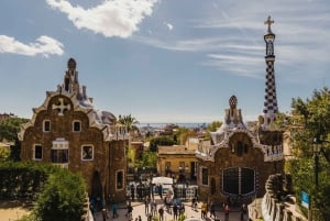 Barcelone : Visite guidée de la Sagrada, des maisons et du parc Guell de Gaudi