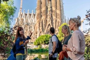 Barcelone : Visite guidée de la Sagrada, des maisons et du parc Guell de Gaudi