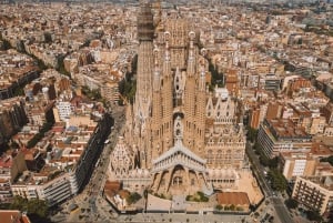 Barcelona: acceso prioritario y tour guiado a la Sagrada Familia