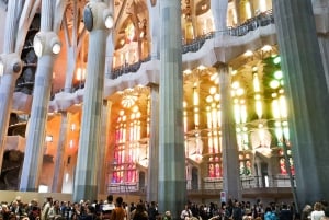 Barcelona: Sagrada Familia and Park Guell Full-Day Tour