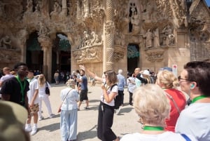 Barcelona: Sagrada Familia Small Group Guided Tour