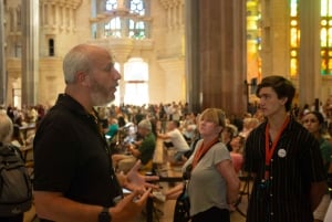 Barcelona: Visita guiada a la Sagrada Familia en grupo reducido