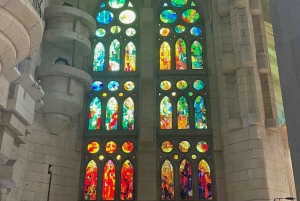 Barcelona: Visita guiada sin hacer cola a la Sagrada Familia