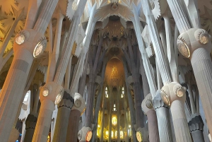Barcelona: Visita guiada sin hacer cola a la Sagrada Familia